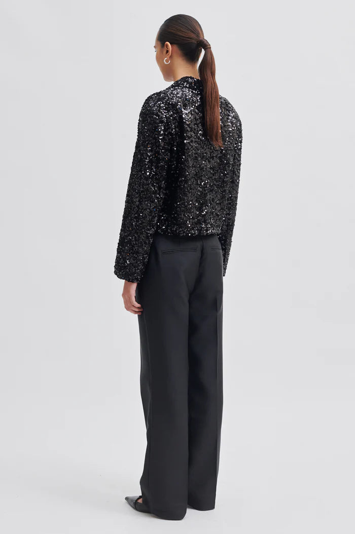 LUXURIOUS crop blazer