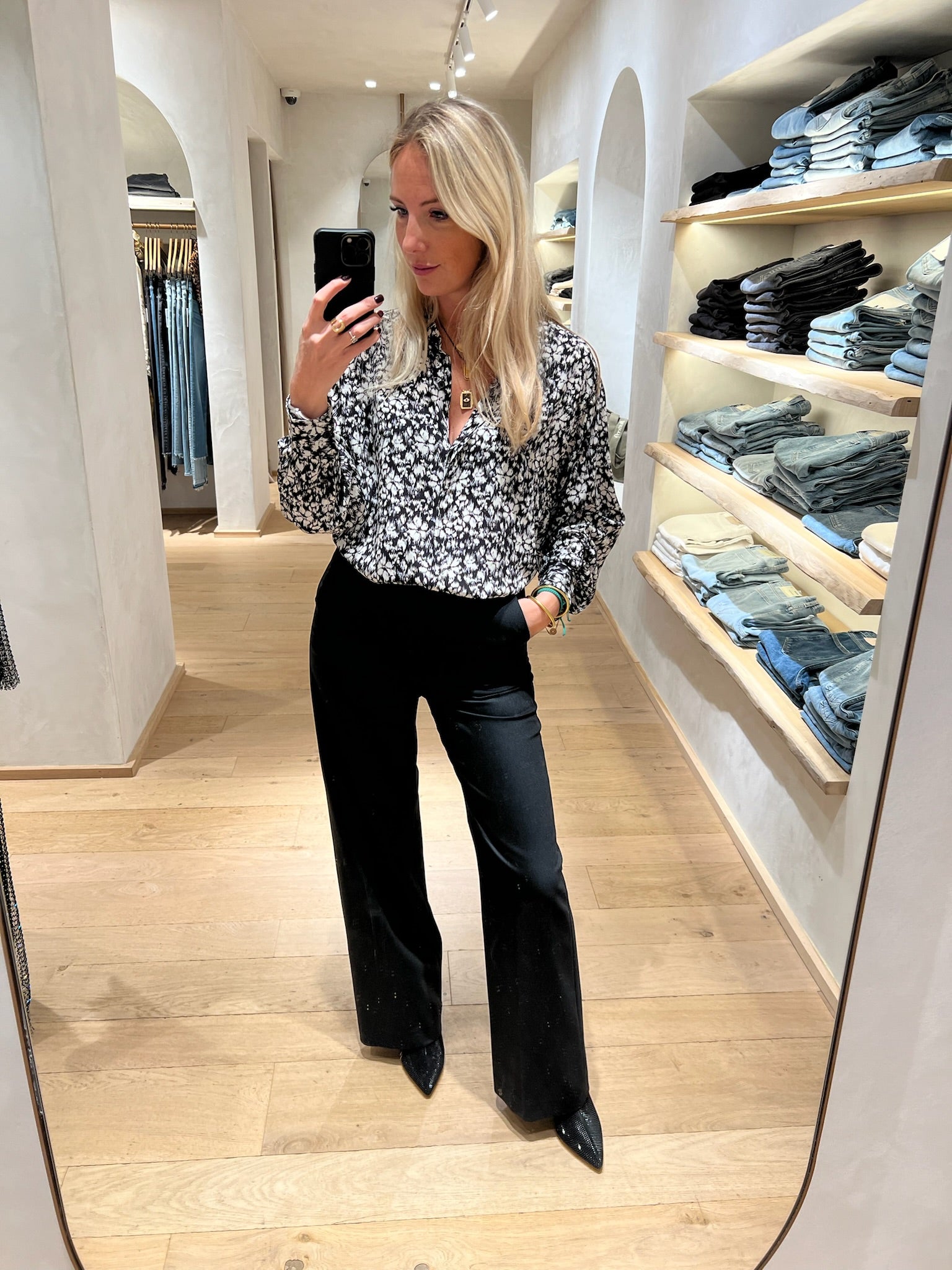 BLACK STRAIGHT TROUSERS