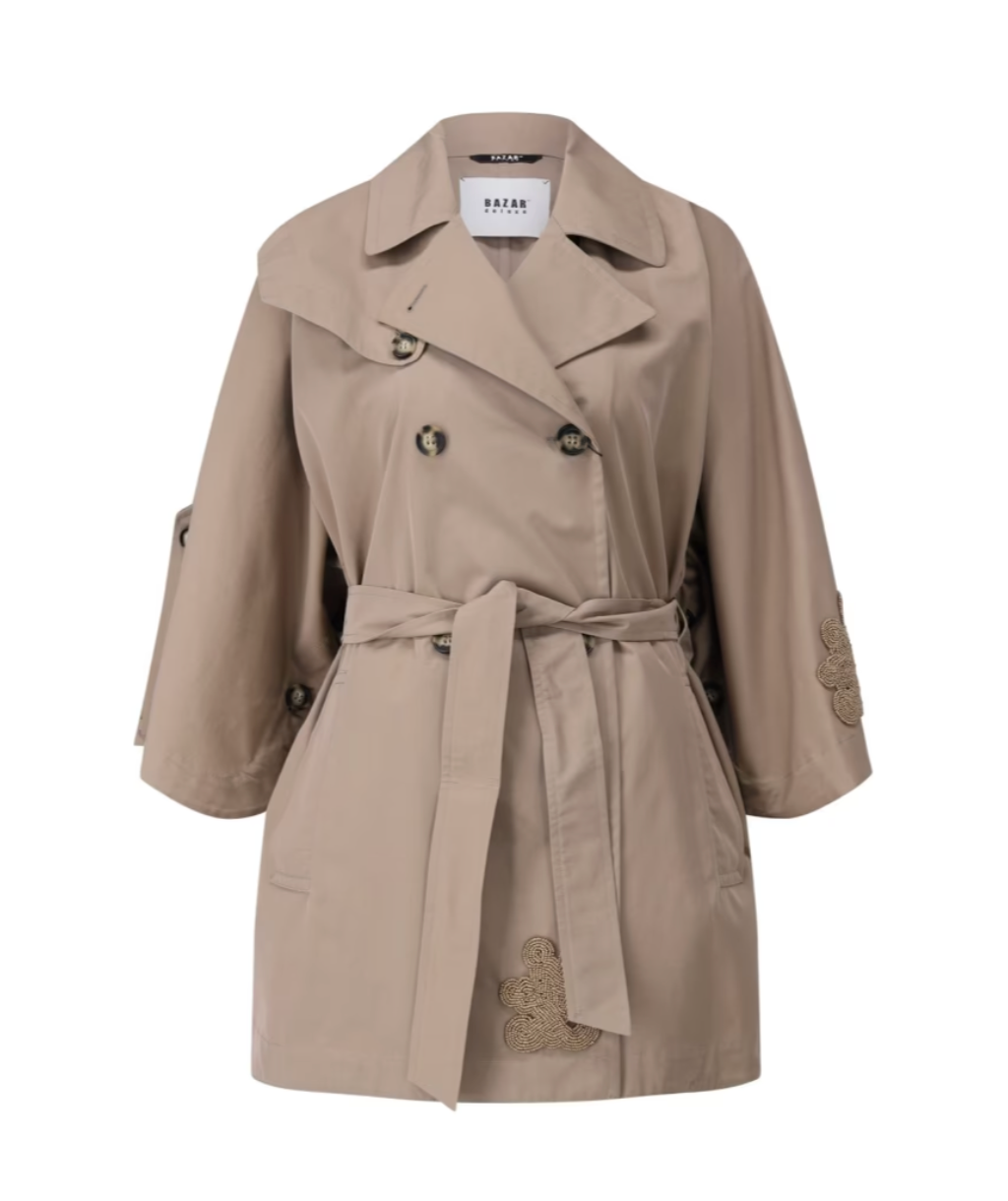 Manteau trench brodé de perles