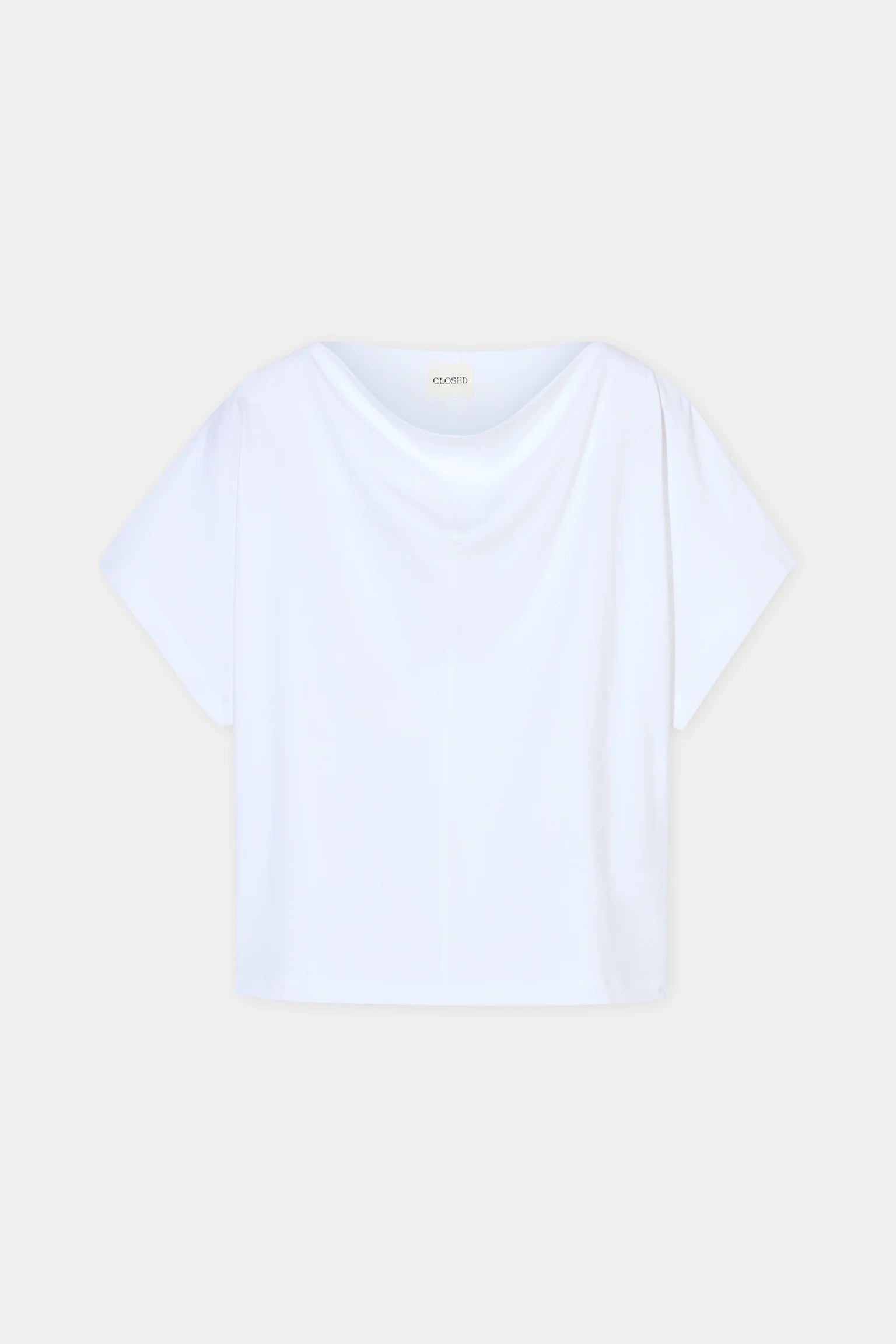 T-shirt draped neck