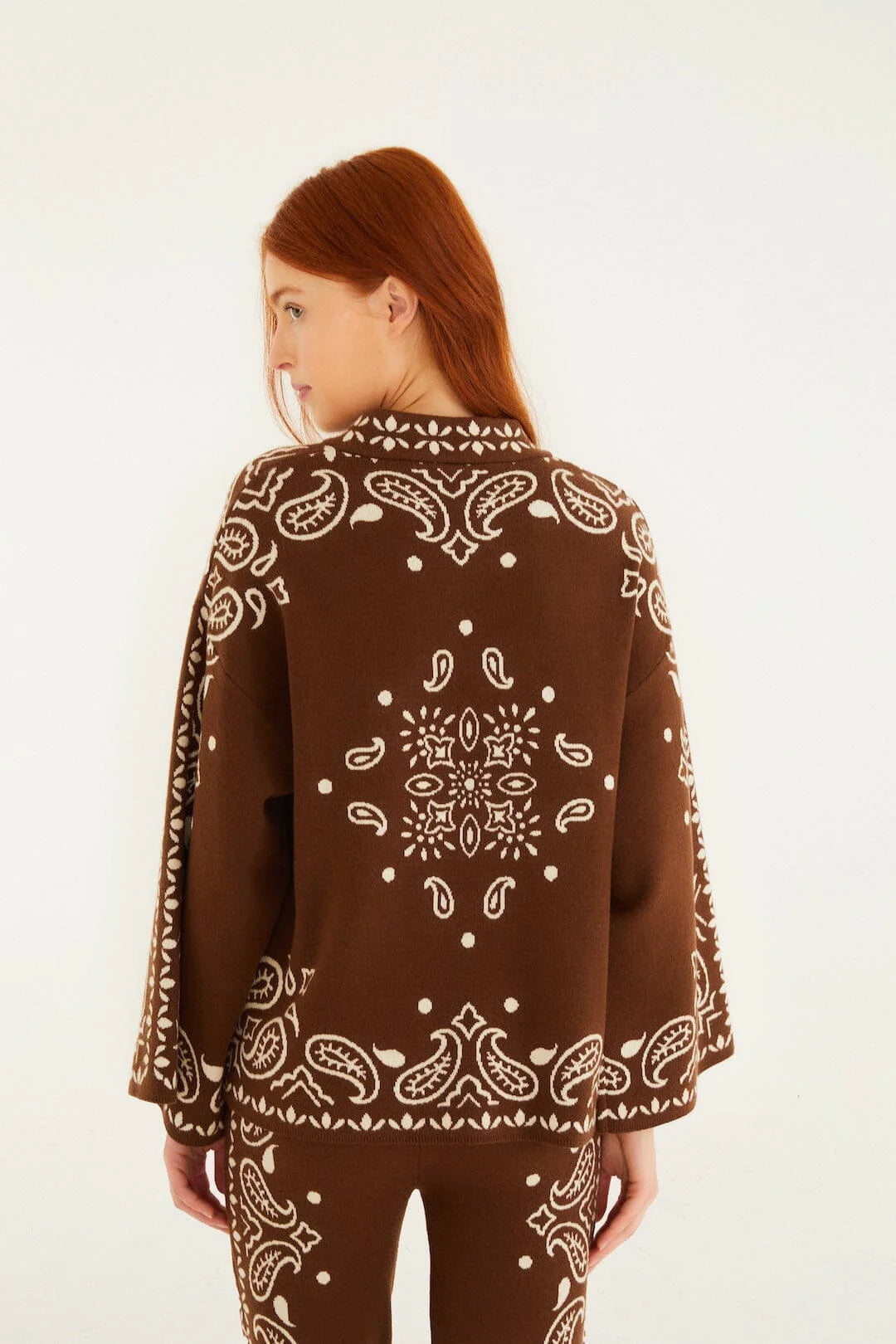 Pull bohemian paisley