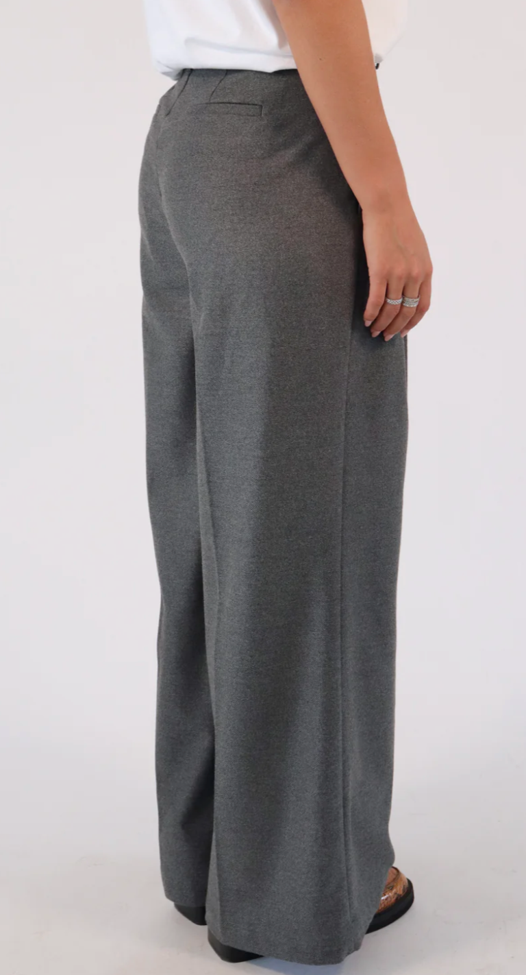 LOGAN wide pleated pants