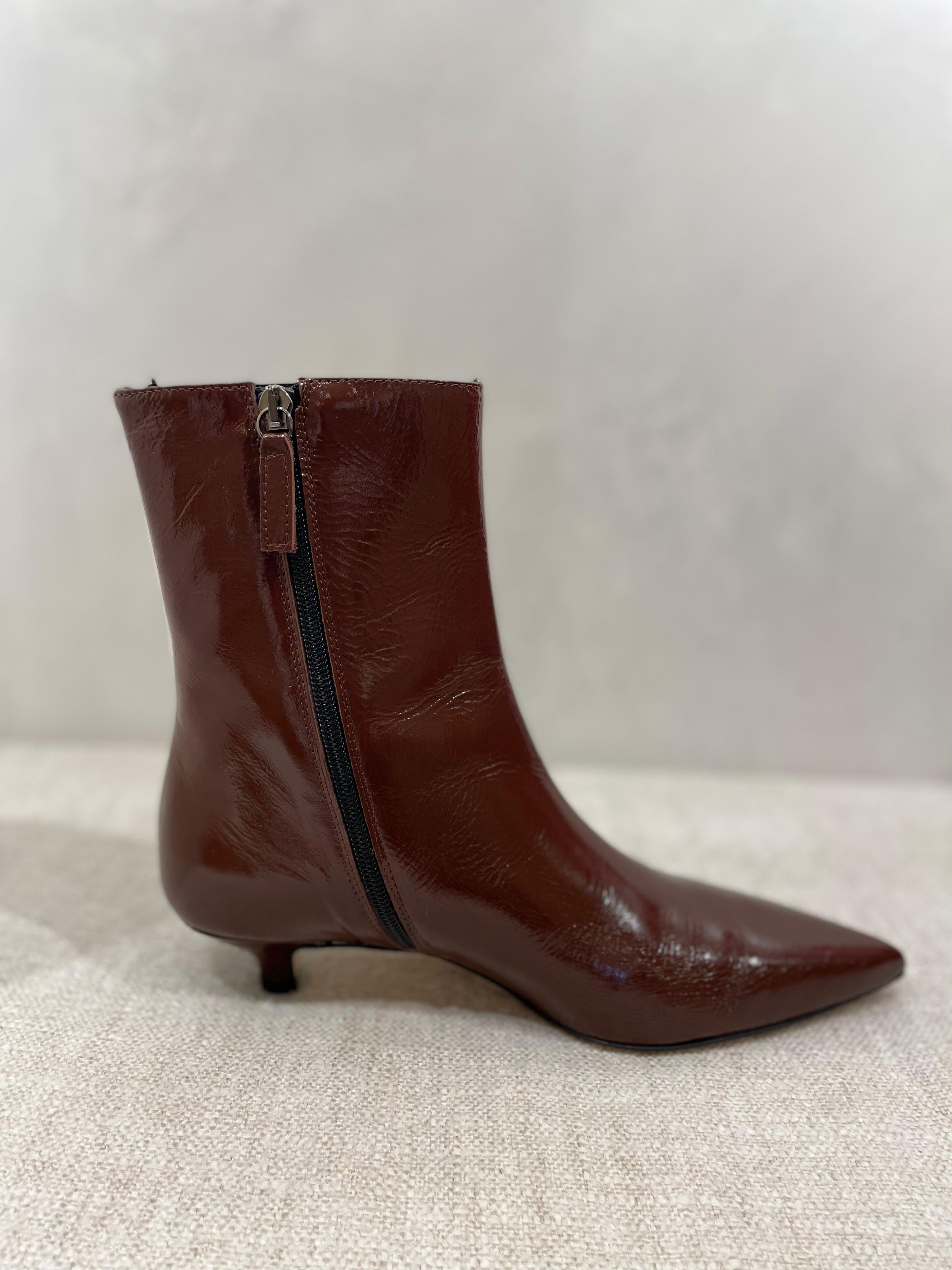 Boots MILA