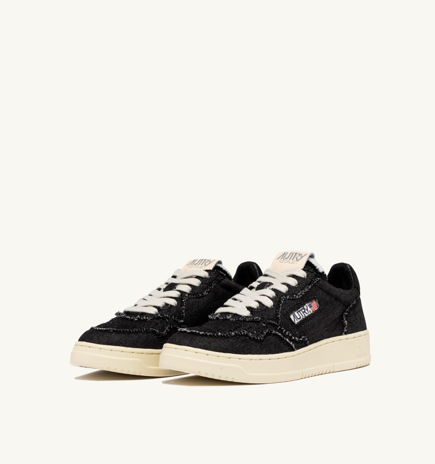 Medalist Low denim black sneakers