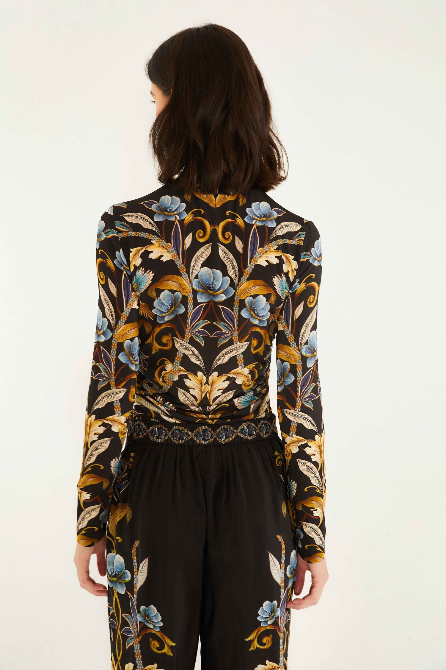 Blouse black floral snake