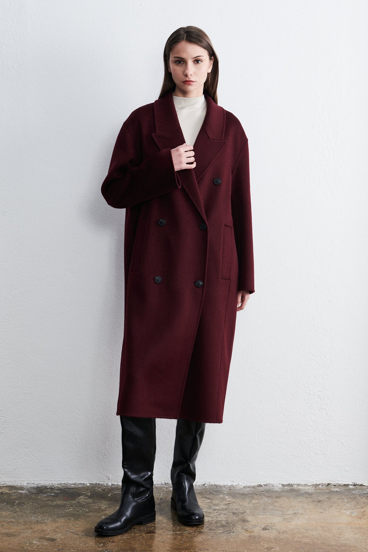 Manteau croisé Stockholm bordeaux The Dynamis Studio